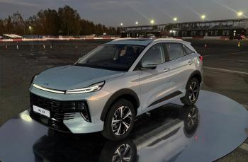 JAC представил обновленный JS6 и провел масштабный тест-драйв