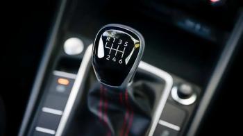 Volkswagen прекращает продажи автомобилей с механической коробкой передач в США